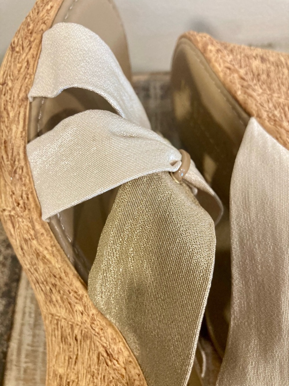 Sz 10 Wedge Sandals Italian  Shimmery Beige And Gold - Picture 12 of 13